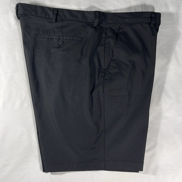 St. John's Bay mens black Performance short polyester 9" inseam shorts - size 44 - Picture 10 of 12